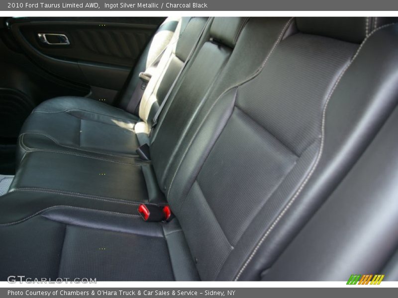 Ingot Silver Metallic / Charcoal Black 2010 Ford Taurus Limited AWD