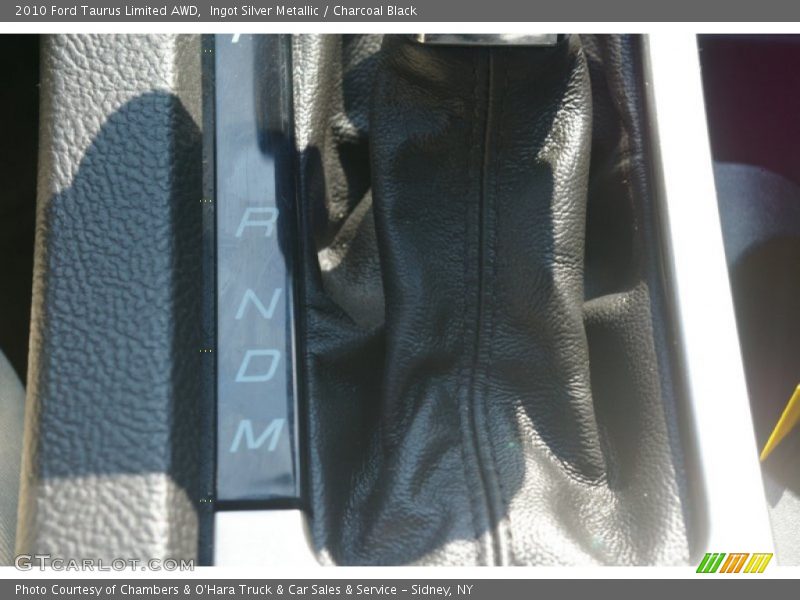 Ingot Silver Metallic / Charcoal Black 2010 Ford Taurus Limited AWD