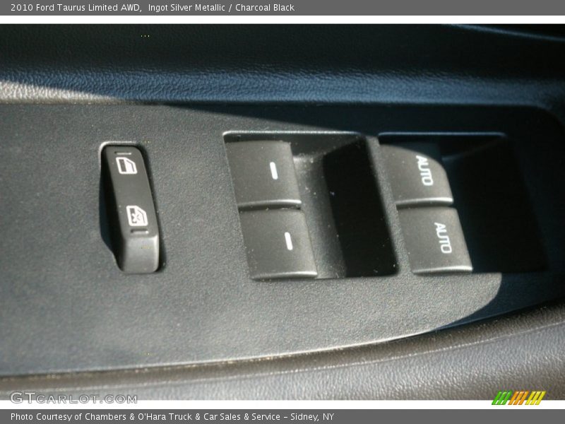 Ingot Silver Metallic / Charcoal Black 2010 Ford Taurus Limited AWD