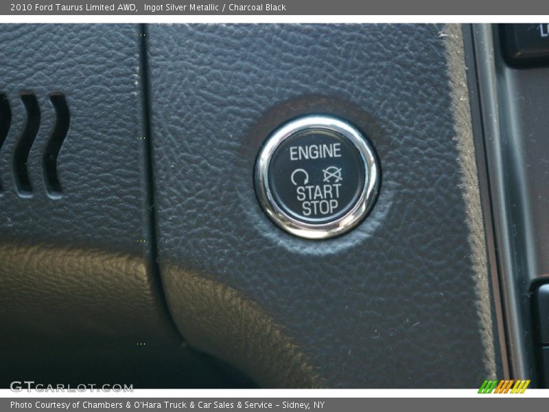 Ingot Silver Metallic / Charcoal Black 2010 Ford Taurus Limited AWD