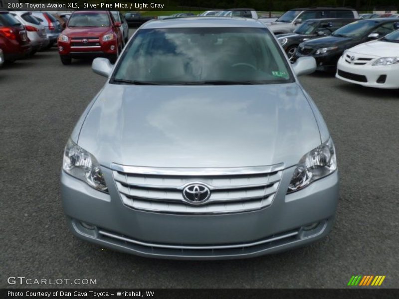 Silver Pine Mica / Light Gray 2005 Toyota Avalon XLS