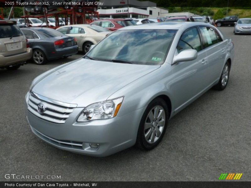 Silver Pine Mica / Light Gray 2005 Toyota Avalon XLS