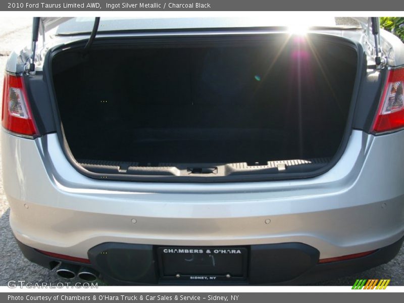 Ingot Silver Metallic / Charcoal Black 2010 Ford Taurus Limited AWD