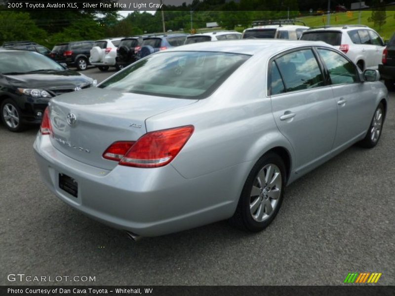 Silver Pine Mica / Light Gray 2005 Toyota Avalon XLS