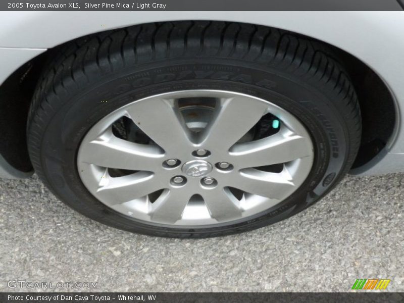 Silver Pine Mica / Light Gray 2005 Toyota Avalon XLS
