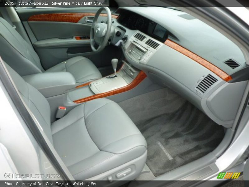 Silver Pine Mica / Light Gray 2005 Toyota Avalon XLS