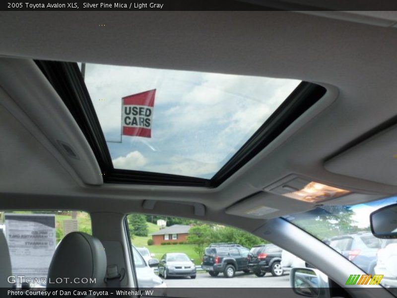 Silver Pine Mica / Light Gray 2005 Toyota Avalon XLS