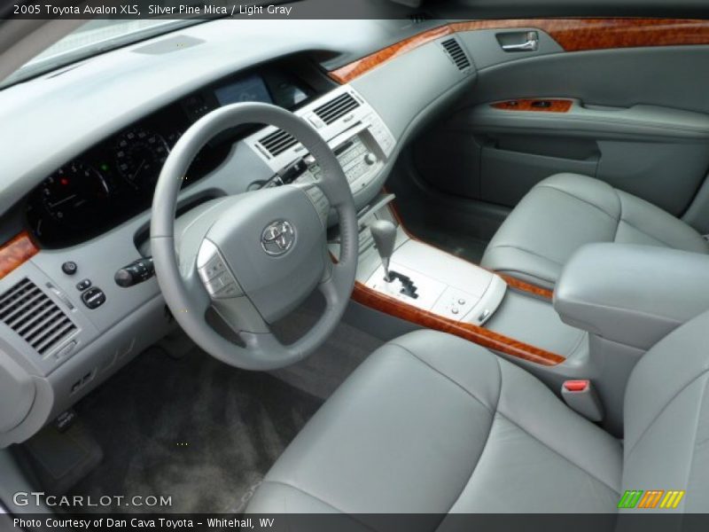 Silver Pine Mica / Light Gray 2005 Toyota Avalon XLS