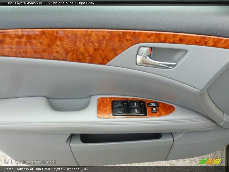 Silver Pine Mica / Light Gray 2005 Toyota Avalon XLS