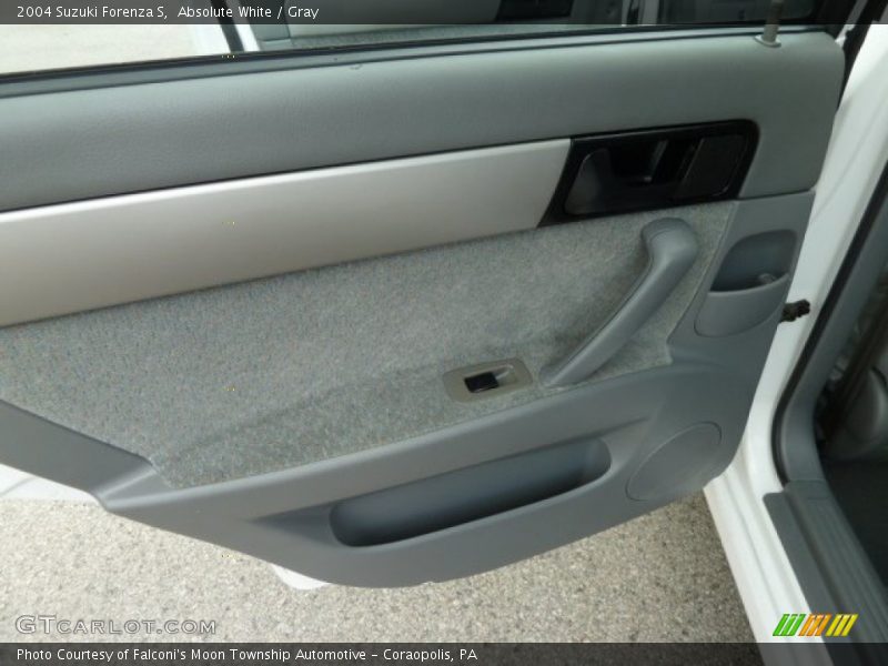 Absolute White / Gray 2004 Suzuki Forenza S