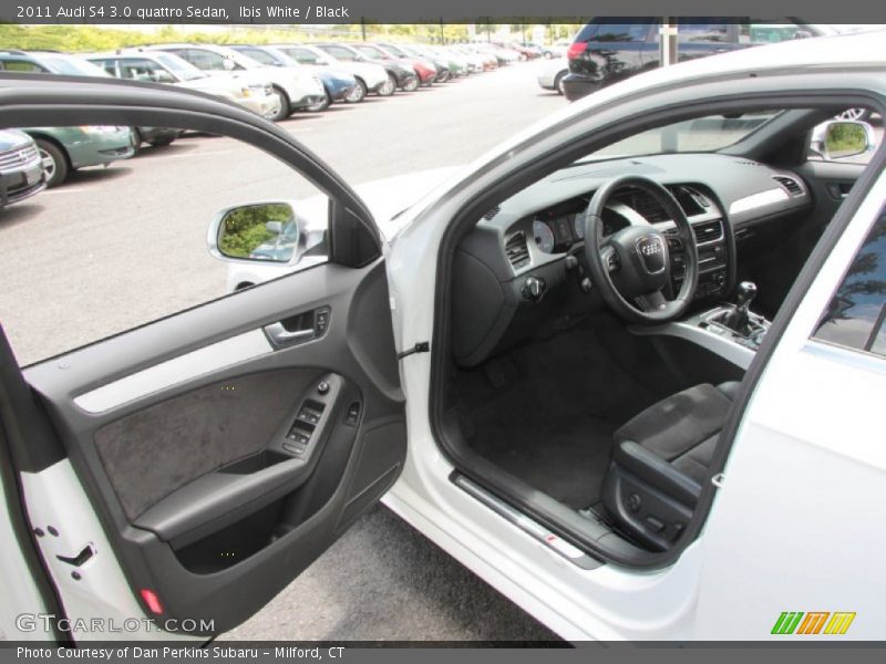 Ibis White / Black 2011 Audi S4 3.0 quattro Sedan