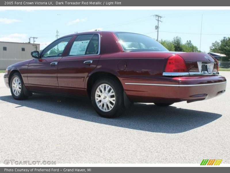 Dark Toreador Red Metallic / Light Flint 2005 Ford Crown Victoria LX