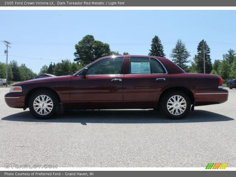 Dark Toreador Red Metallic / Light Flint 2005 Ford Crown Victoria LX