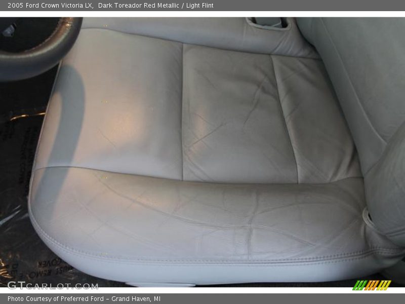 Dark Toreador Red Metallic / Light Flint 2005 Ford Crown Victoria LX