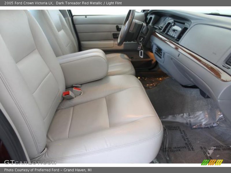 Dark Toreador Red Metallic / Light Flint 2005 Ford Crown Victoria LX