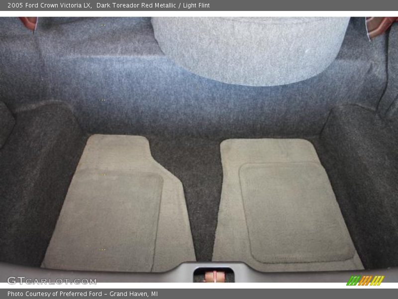  2005 Crown Victoria LX Trunk