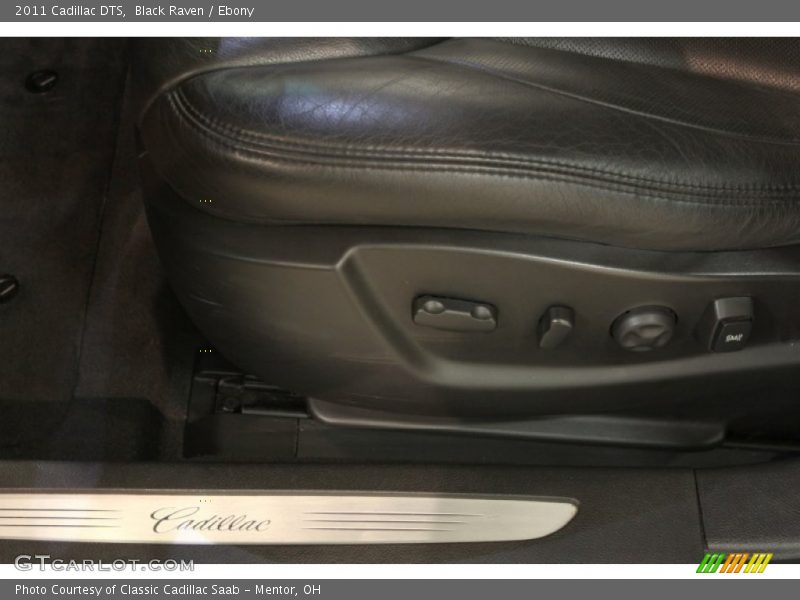 Black Raven / Ebony 2011 Cadillac DTS