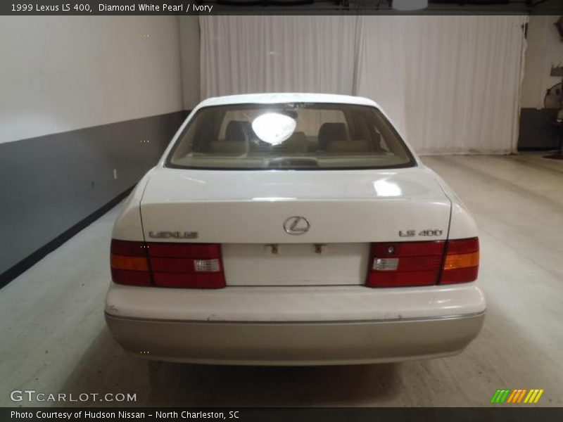 Diamond White Pearl / Ivory 1999 Lexus LS 400