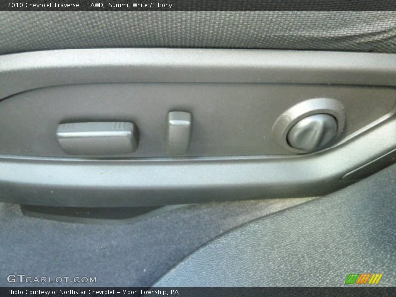 Summit White / Ebony 2010 Chevrolet Traverse LT AWD