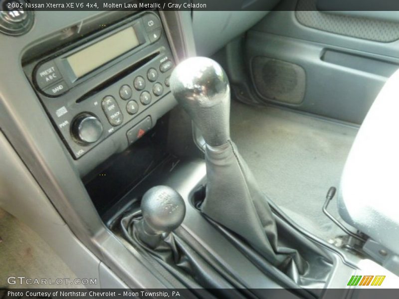  2002 Xterra XE V6 4x4 5 Speed Manual Shifter