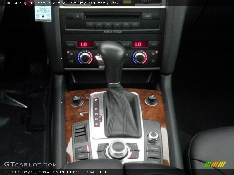 Lava Grey Pearl Effect / Black 2009 Audi Q7 3.6 Premium quattro