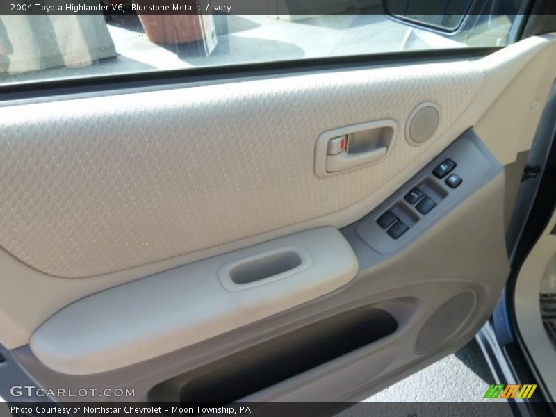 Bluestone Metallic / Ivory 2004 Toyota Highlander V6