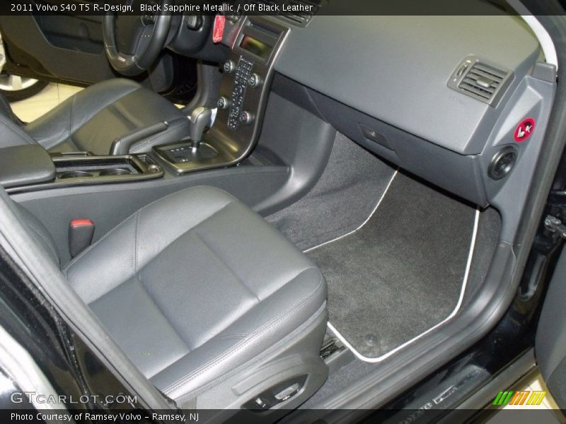 Black Sapphire Metallic / Off Black Leather 2011 Volvo S40 T5 R-Design