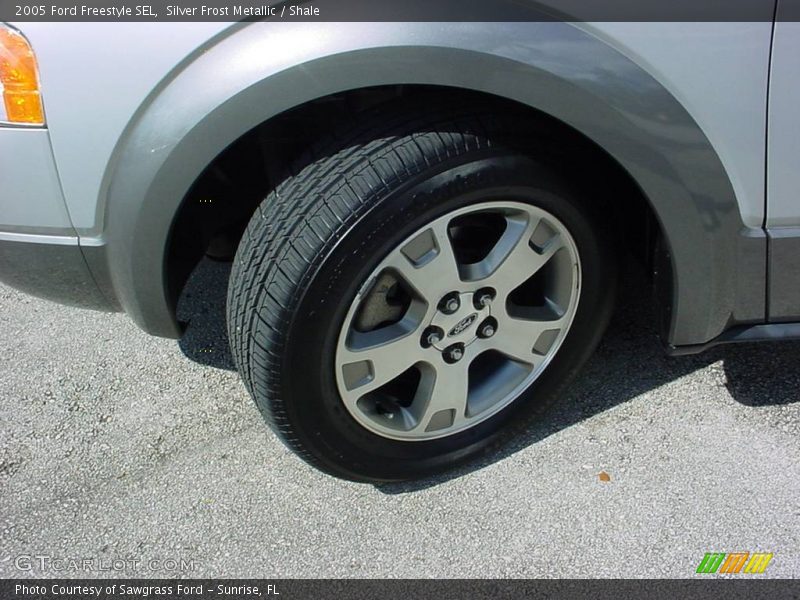 Silver Frost Metallic / Shale 2005 Ford Freestyle SEL