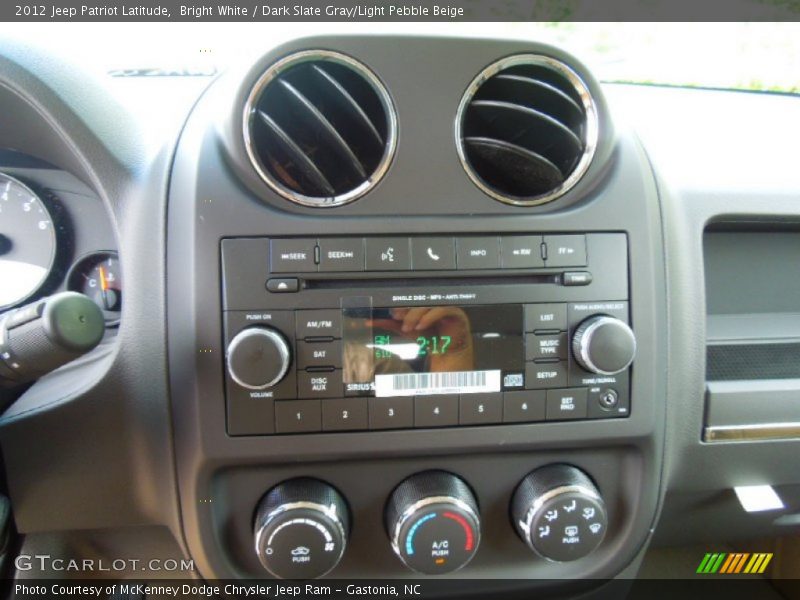Controls of 2012 Patriot Latitude