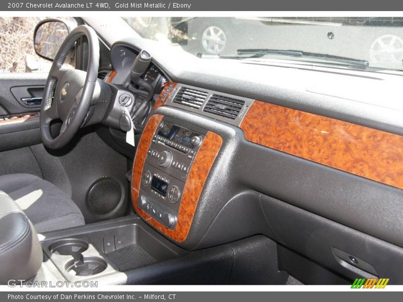 Gold Mist Metallic / Ebony 2007 Chevrolet Avalanche LT 4WD