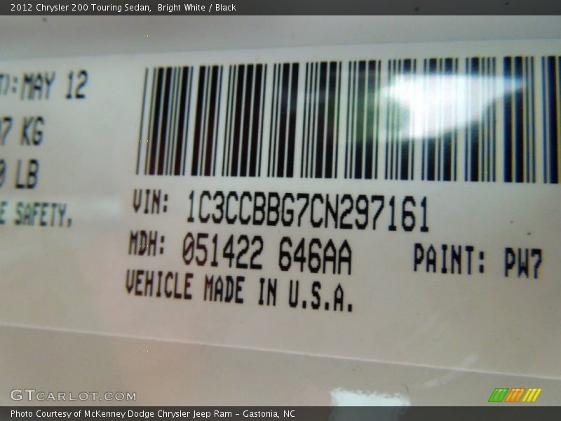 Bright White / Black 2012 Chrysler 200 Touring Sedan
