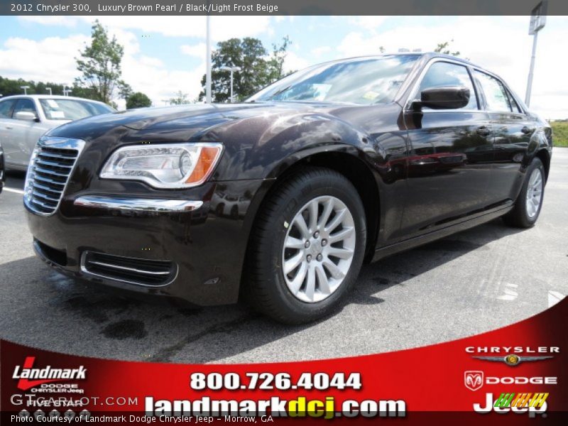 Luxury Brown Pearl / Black/Light Frost Beige 2012 Chrysler 300