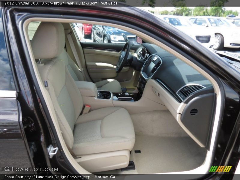 Luxury Brown Pearl / Black/Light Frost Beige 2012 Chrysler 300