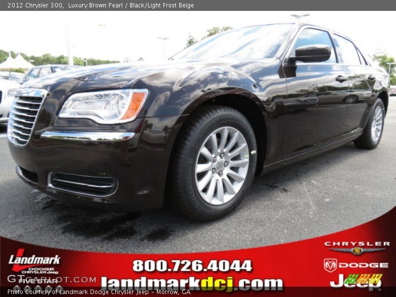 Luxury Brown Pearl / Black/Light Frost Beige 2012 Chrysler 300