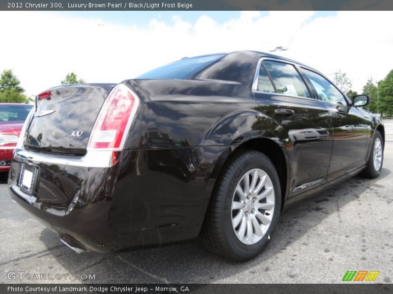 Luxury Brown Pearl / Black/Light Frost Beige 2012 Chrysler 300