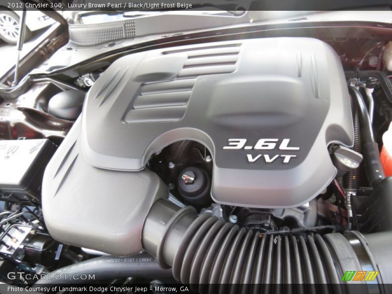 Luxury Brown Pearl / Black/Light Frost Beige 2012 Chrysler 300