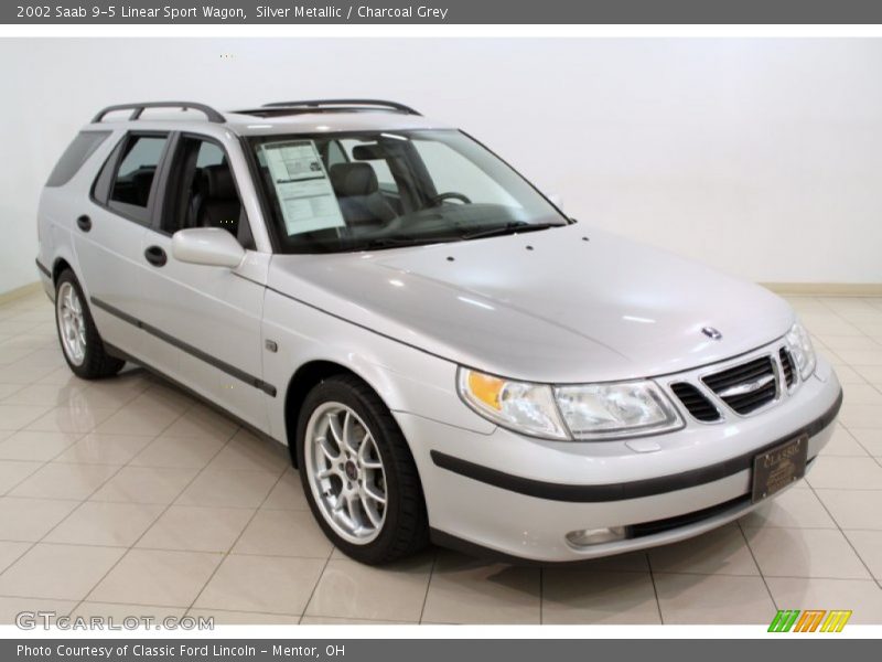 Front 3/4 View of 2002 9-5 Linear Sport Wagon