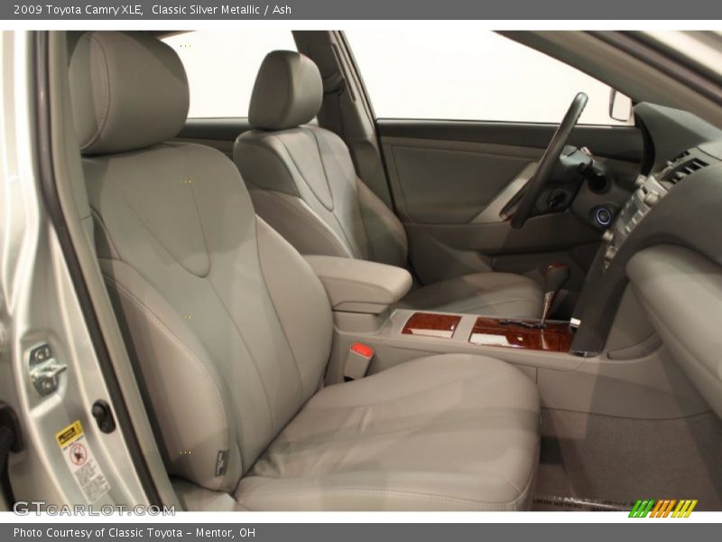 Classic Silver Metallic / Ash 2009 Toyota Camry XLE
