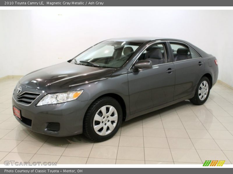 Front 3/4 View of 2010 Camry LE
