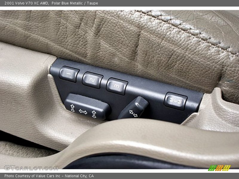 Controls of 2001 V70 XC AWD