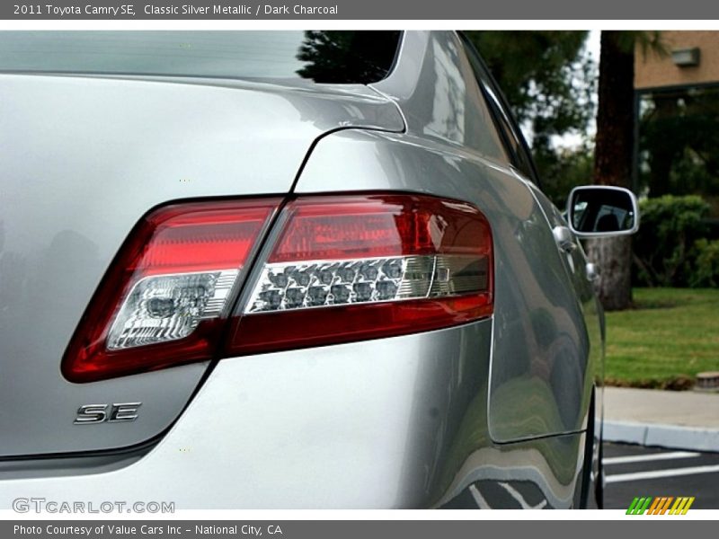 Classic Silver Metallic / Dark Charcoal 2011 Toyota Camry SE