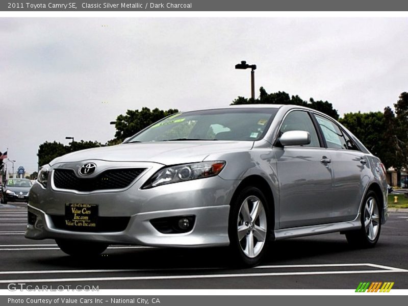 Classic Silver Metallic / Dark Charcoal 2011 Toyota Camry SE