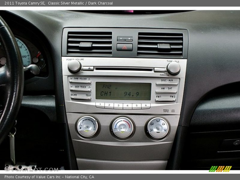 Controls of 2011 Camry SE
