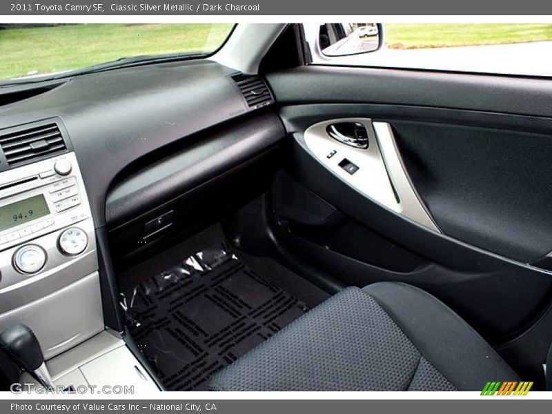Classic Silver Metallic / Dark Charcoal 2011 Toyota Camry SE