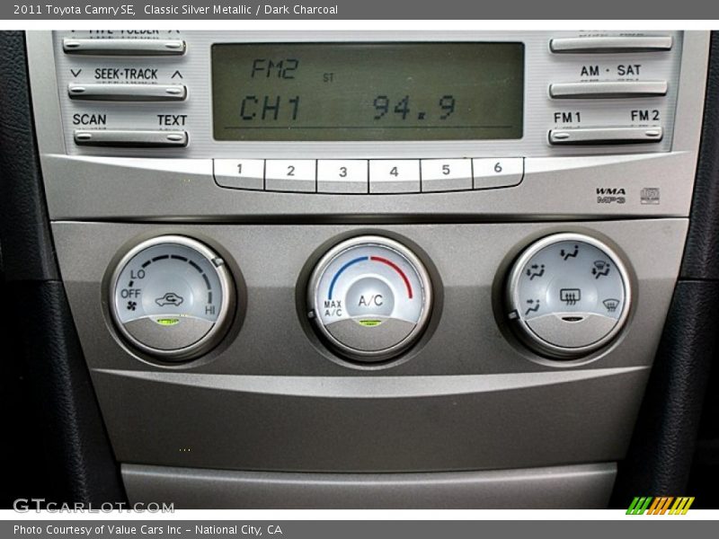 Controls of 2011 Camry SE