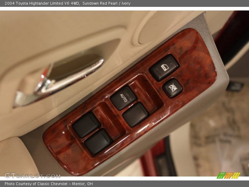 Controls of 2004 Highlander Limited V6 4WD