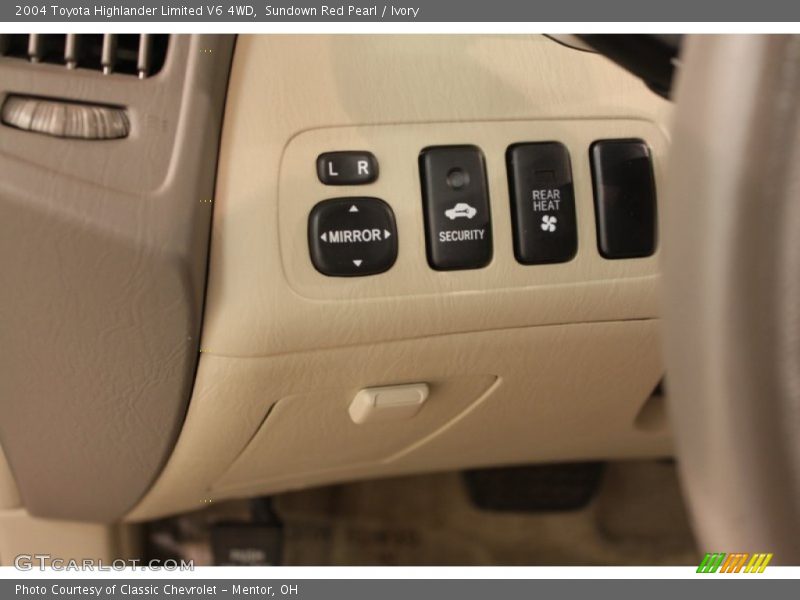 Controls of 2004 Highlander Limited V6 4WD