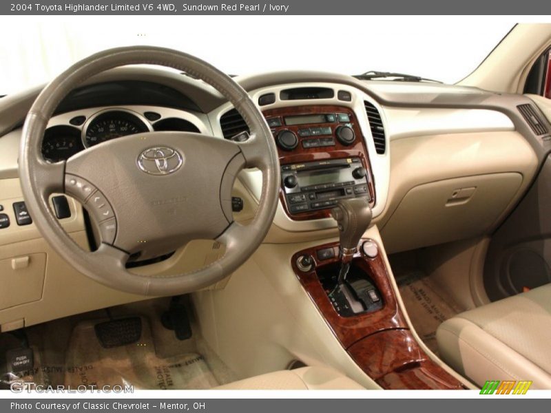 Dashboard of 2004 Highlander Limited V6 4WD