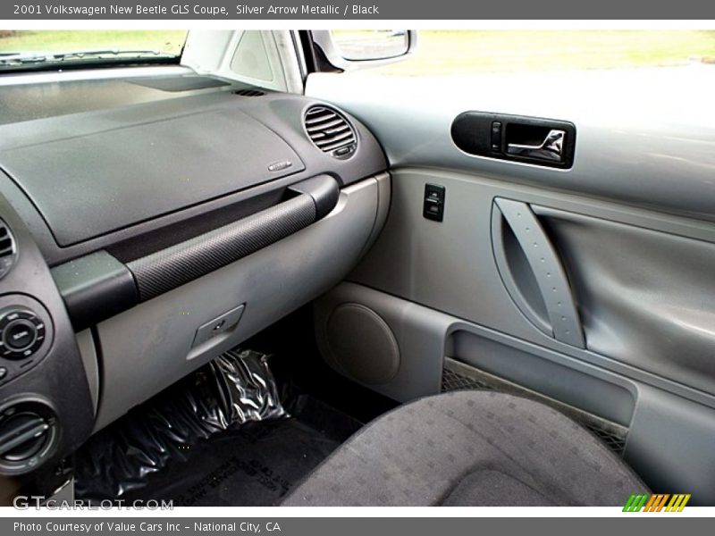 Silver Arrow Metallic / Black 2001 Volkswagen New Beetle GLS Coupe