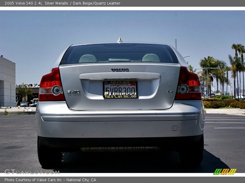 Silver Metallic / Dark Beige/Quartz Leather 2005 Volvo S40 2.4i